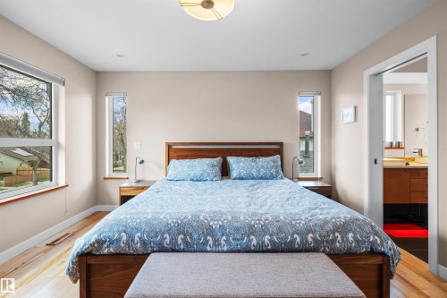 8839 93 Street, Edmonton, AB - Indoor Photo Showing Bedroom