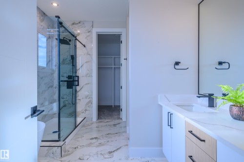 16 Middleton Close, Leduc, AB - Indoor Photo Showing Bathroom