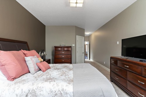 4628 Mead Place, Edmonton, AB - Indoor Photo Showing Bedroom