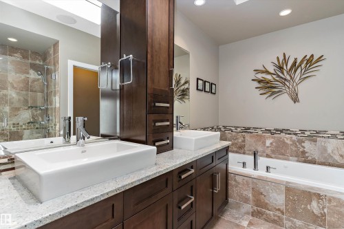 4628 Mead Place, Edmonton, AB - Indoor Photo Showing Bathroom