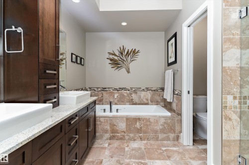 4628 Mead Place, Edmonton, AB - Indoor Photo Showing Bathroom