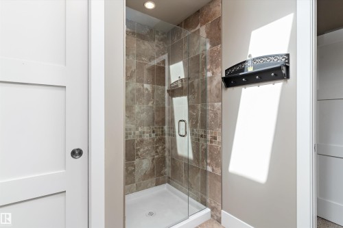 4628 Mead Place, Edmonton, AB - Indoor Photo Showing Bathroom