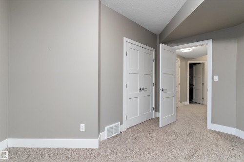 4628 Mead Place, Edmonton, AB - Indoor Photo Showing Other Room