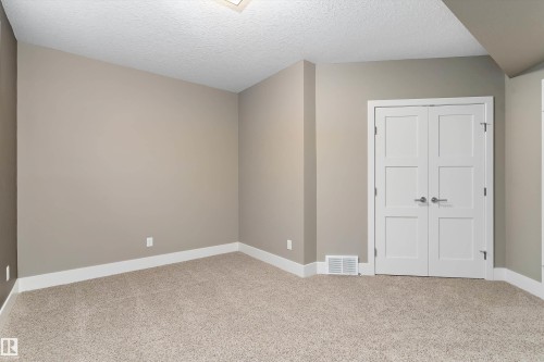 4628 Mead Place, Edmonton, AB - Indoor Photo Showing Other Room
