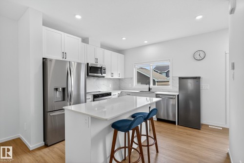 3451 169 Street, Edmonton, AB - Indoor Photo Showing Kitchen With Upgraded Kitchen