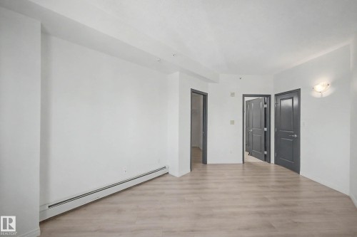 605 10504 99 Avenue, Edmonton, AB - Indoor Photo Showing Other Room