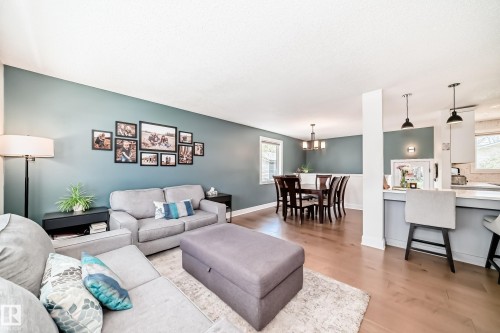 30 Sunnyside Crescent, St. Albert, AB - Indoor Photo Showing Living Room