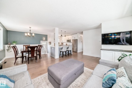 30 Sunnyside Crescent, St. Albert, AB - Indoor Photo Showing Living Room