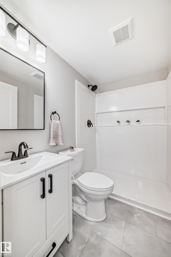 30 Sunnyside Crescent, St. Albert, AB - Indoor Photo Showing Bathroom