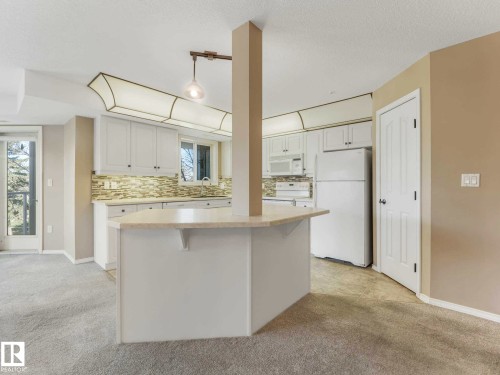 302 6703 172 Street, Edmonton, AB - Indoor Photo Showing Kitchen