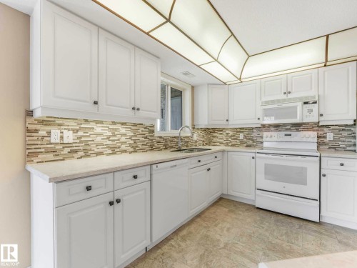 302 6703 172 Street, Edmonton, AB - Indoor Photo Showing Kitchen