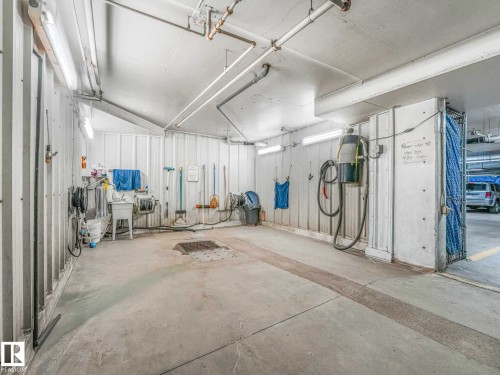 302 6703 172 Street, Edmonton, AB - Indoor Photo Showing Garage