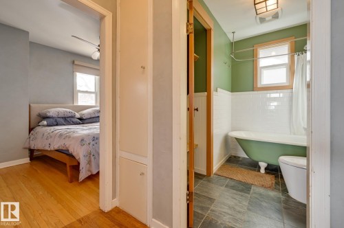 10038 88 Avenue, Edmonton, AB - Indoor