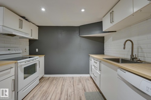 10038 88 Avenue, Edmonton, AB - Indoor Photo Showing Kitchen