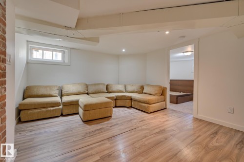 10038 88 Avenue, Edmonton, AB - Indoor