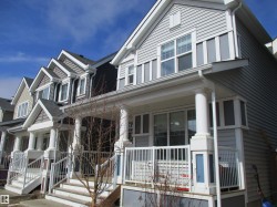 8428 24 Avenue SW Edmonton, AB T6X 2G1