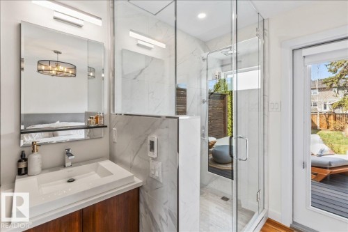 8944 146A Street, Edmonton, AB - Indoor Photo Showing Bathroom