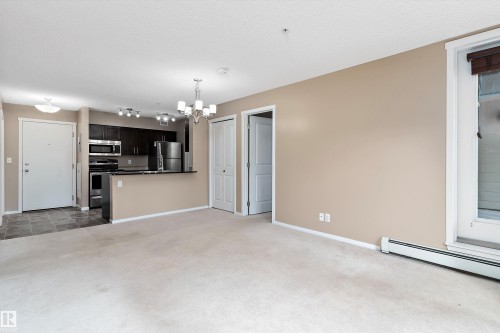 105 111 Watt Common, Edmonton, AB - Indoor Photo Showing Kitchen
