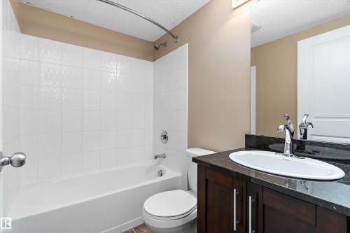 105 111 Watt Common, Edmonton, AB - Indoor Photo Showing Bathroom