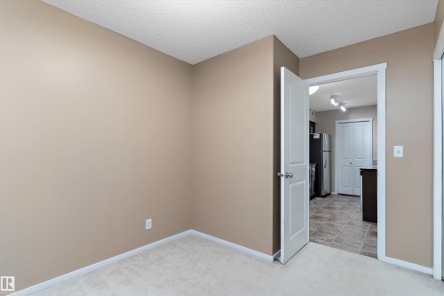 105 111 Watt Common, Edmonton, AB - Indoor Photo Showing Other Room