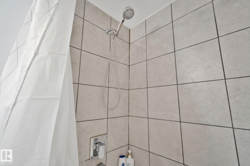 9855 79 Avenue, Edmonton, AB - Indoor Photo Showing Bathroom