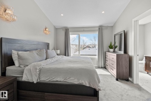 9855 79 Avenue, Edmonton, AB - Indoor Photo Showing Bedroom