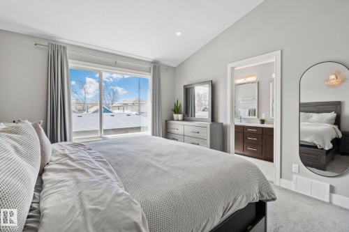9855 79 Avenue, Edmonton, AB - Indoor Photo Showing Bedroom