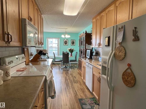 303 4004 47 Street, Drayton Valley, AB - Indoor Photo Showing Kitchen