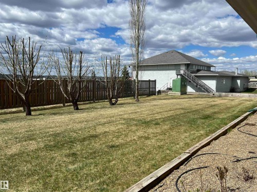 303 4004 47 Street, Drayton Valley, AB - Outdoor