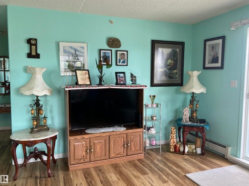 303 4004 47 Street, Drayton Valley, AB - Indoor