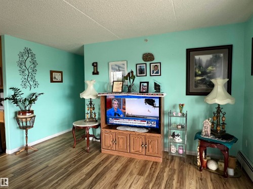 303 4004 47 Street, Drayton Valley, AB - Indoor