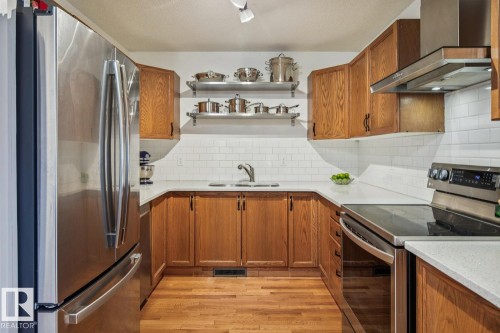 7531 137A Avenue, Edmonton, AB - Indoor Photo Showing Kitchen