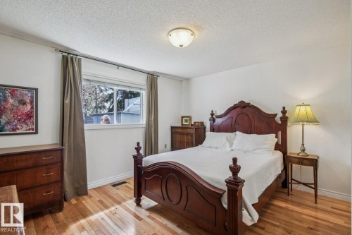 7531 137A Avenue, Edmonton, AB - Indoor Photo Showing Bedroom