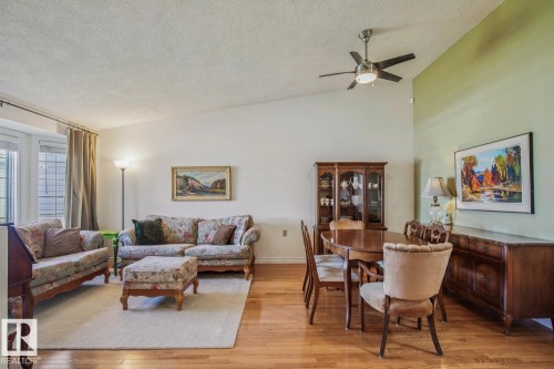 7531 137A Avenue, Edmonton, AB - Indoor Photo Showing Living Room