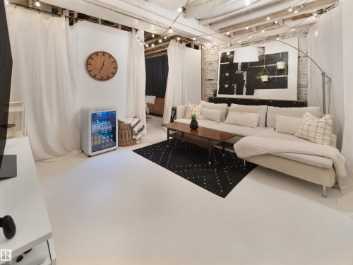 3608 8 Avenue, Edmonton, AB - Indoor