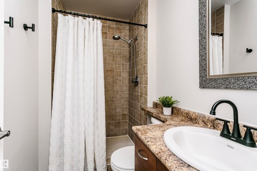 1044 106 Street, Edmonton, AB - Indoor Photo Showing Bathroom