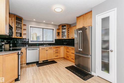1044 106 Street, Edmonton, AB - Indoor Photo Showing Kitchen
