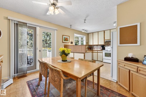 70 Flagstone Crescent, St. Albert, AB - Indoor Photo Showing Dining Room