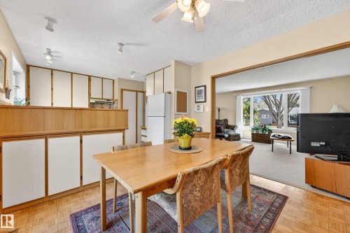 70 Flagstone Crescent, St. Albert, AB - Indoor Photo Showing Dining Room