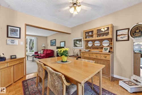 70 Flagstone Crescent, St. Albert, AB - Indoor Photo Showing Dining Room