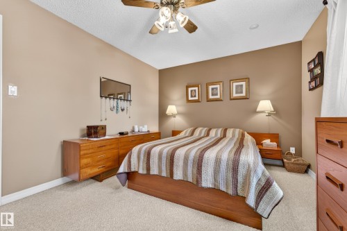 70 Flagstone Crescent, St. Albert, AB - Indoor Photo Showing Bedroom