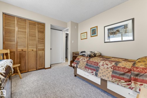 70 Flagstone Crescent, St. Albert, AB - Indoor Photo Showing Bedroom