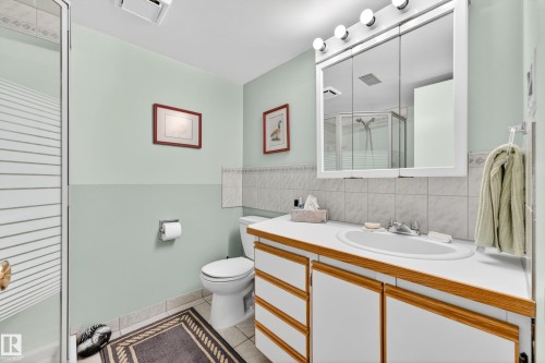 70 Flagstone Crescent, St. Albert, AB - Indoor Photo Showing Bathroom