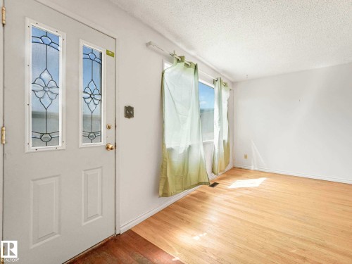 34 Camelot Avenue, Leduc, AB - Indoor Photo Showing Other Room