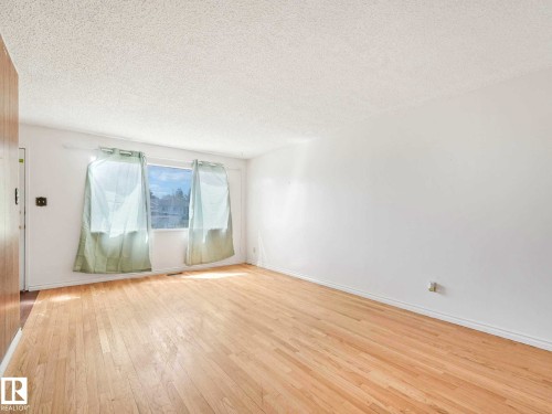 34 Camelot Avenue, Leduc, AB - Indoor Photo Showing Other Room