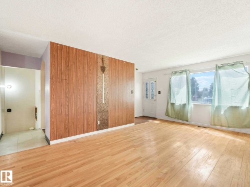 34 Camelot Avenue, Leduc, AB - Indoor Photo Showing Other Room