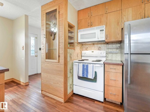 34 Camelot Avenue, Leduc, AB - Indoor Photo Showing Kitchen