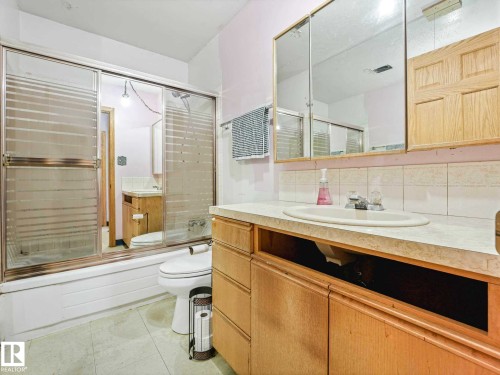 34 Camelot Avenue, Leduc, AB - Indoor Photo Showing Bathroom
