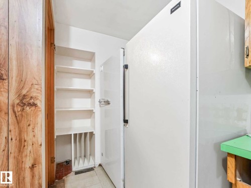 34 Camelot Avenue, Leduc, AB - Indoor Photo Showing Other Room