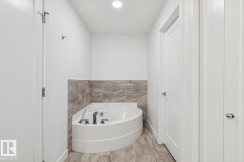 502 1316 Windermere Way, Edmonton, AB - Indoor Photo Showing Bathroom